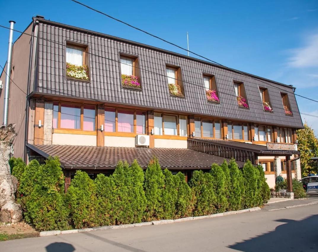 Hotel "Vir" Велика-Плана Экстерьер фото