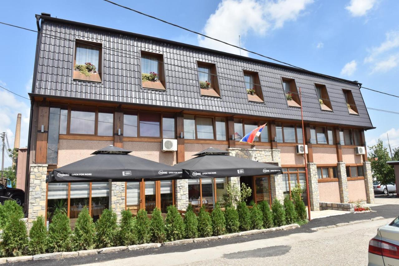 Hotel "Vir" Велика-Плана Экстерьер фото