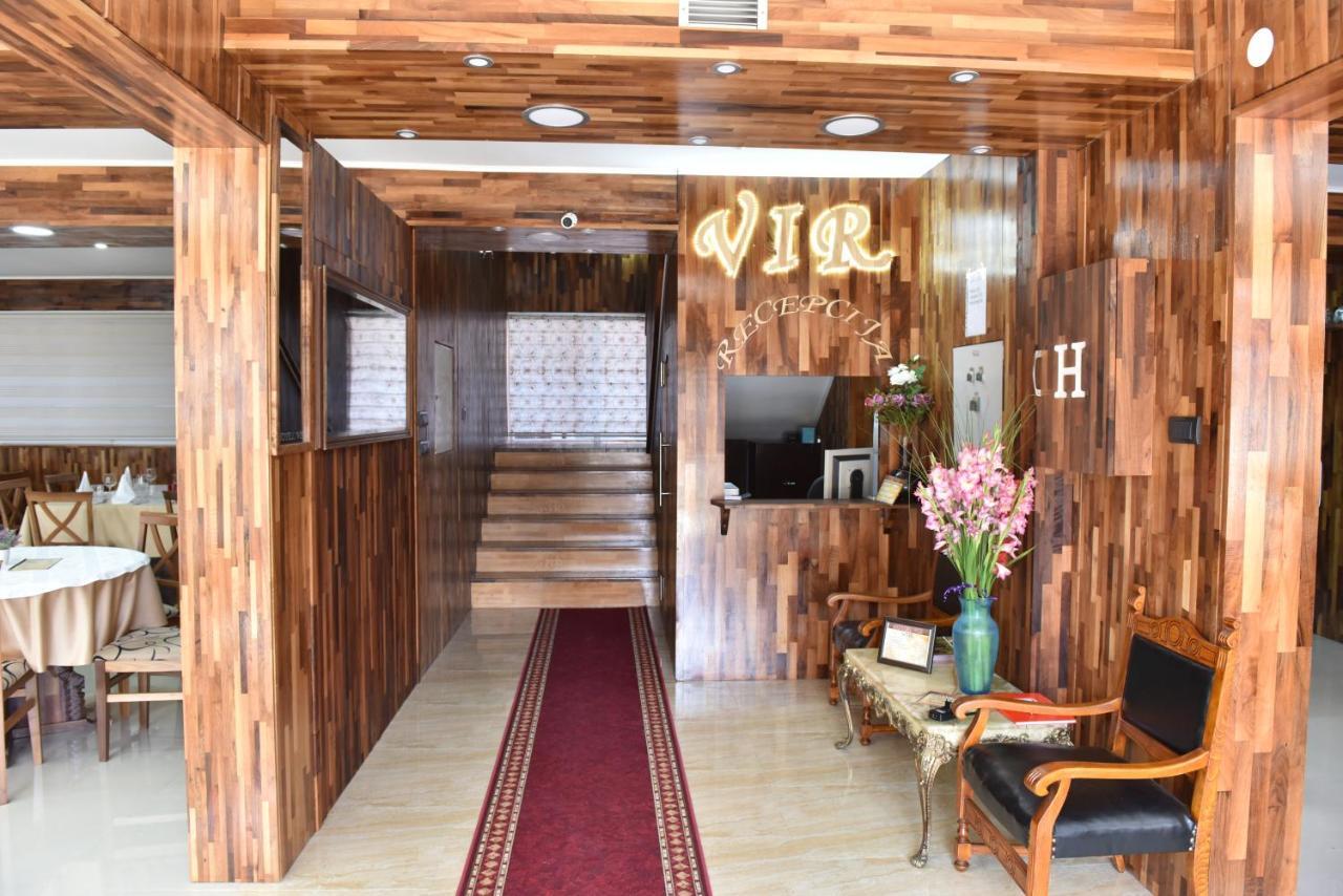 Hotel "Vir" Велика-Плана Экстерьер фото