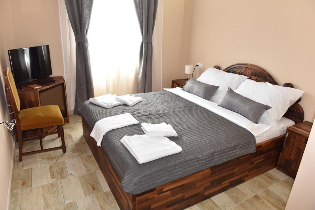 Hotel "Vir" Велика-Плана Экстерьер фото